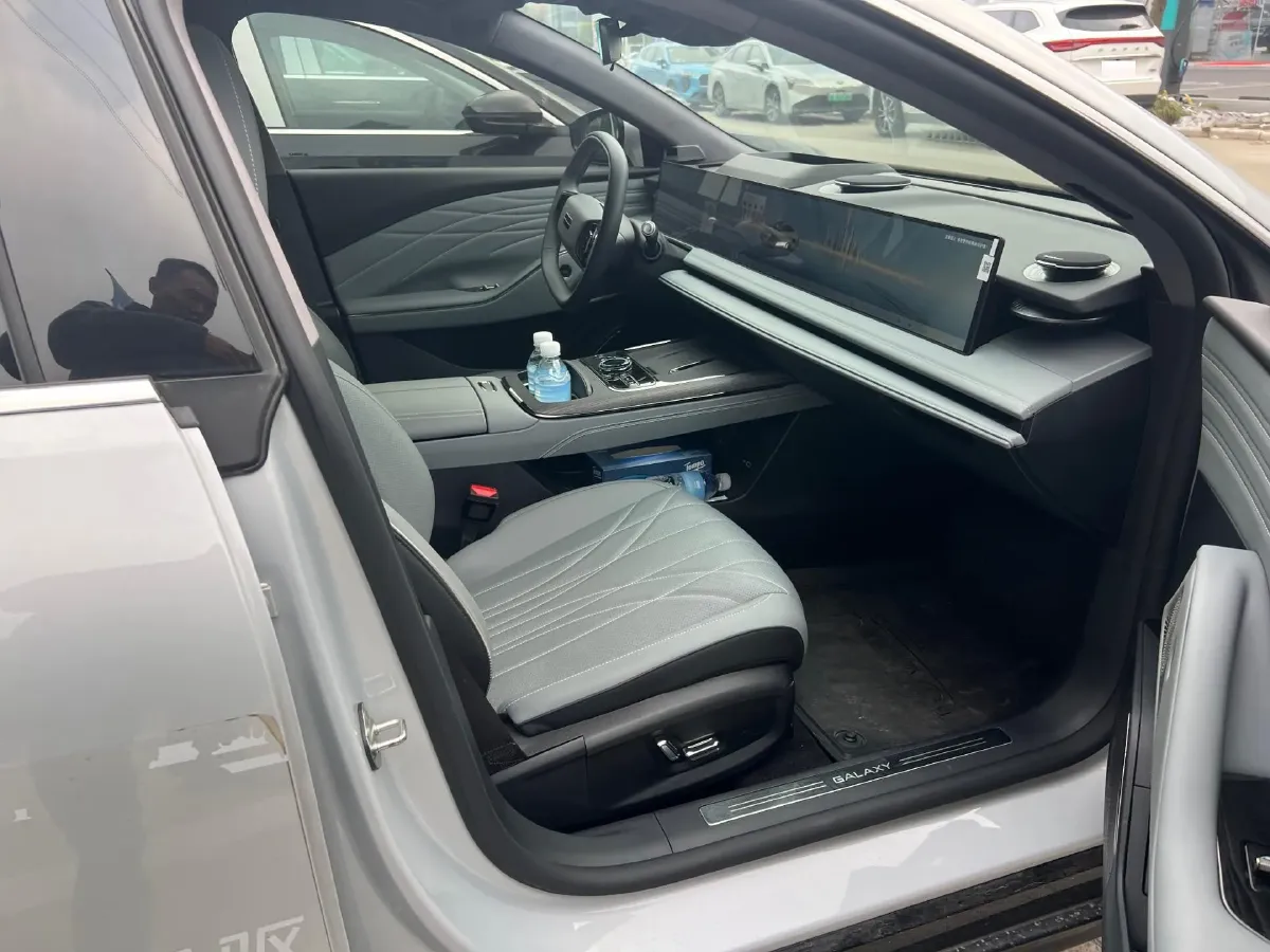 2025 MAXUS InterstellarX 2.5T 224HP L4 8AT,autocango,china used car exporter,china ev exporter,chinese used car exporter,chinese used ev exporter