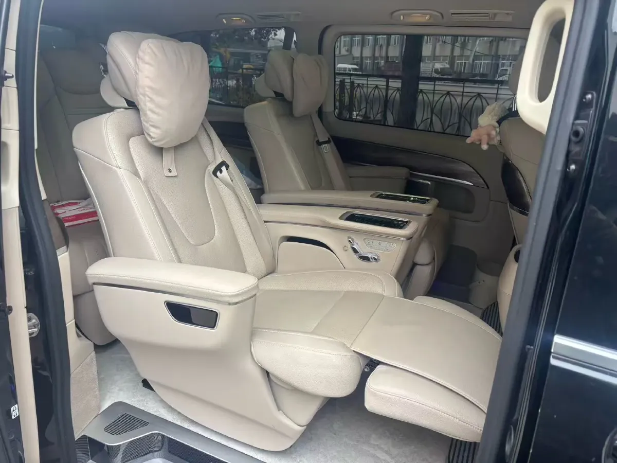 2022 Mercedes-Benz V Class 2.0T 211HP L4 9AT,autocango,china used car exporter,china ev exporter,chinese used car exporter,chinese used ev exporter