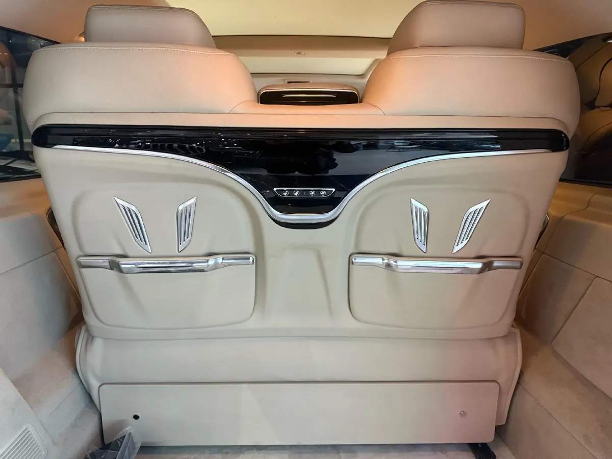 2022 Mercedes-Benz V Class 2.0T 211HP L4 9AT,autocango,china used car exporter,china ev exporter,chinese used car exporter,chinese used ev exporter