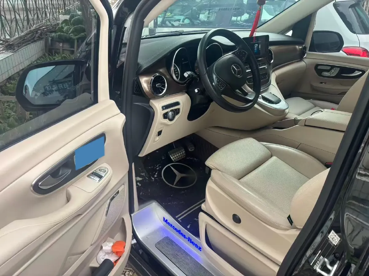 2022 Mercedes-Benz V Class 2.0T 211HP L4 9AT,autocango,china used car exporter,china ev exporter,chinese used car exporter,chinese used ev exporter