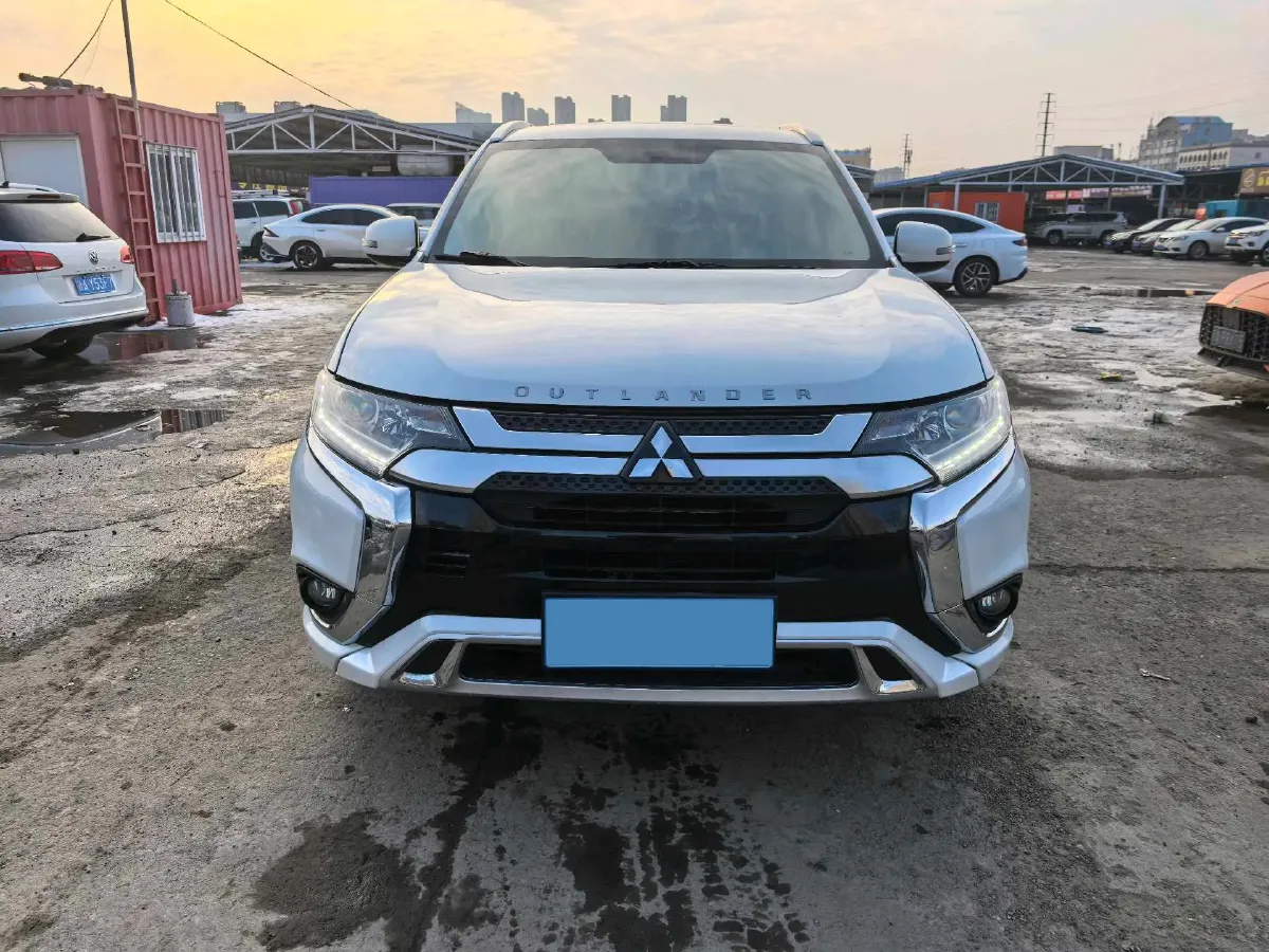 2020 Mitsubishi Outlander 2.0L 166HP L4 CVT,autocango,china used car exporter,china ev exporter,chinese used car exporter,chinese used ev exporter