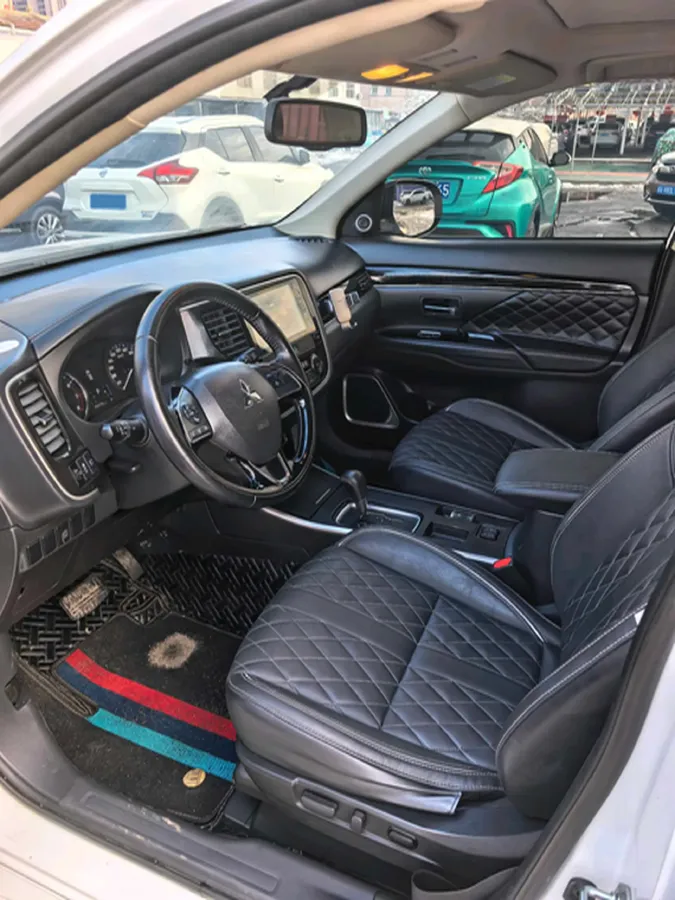 2020 Mitsubishi Outlander 2.0L 166HP L4 CVT,autocango,china used car exporter,china ev exporter,chinese used car exporter,chinese used ev exporter