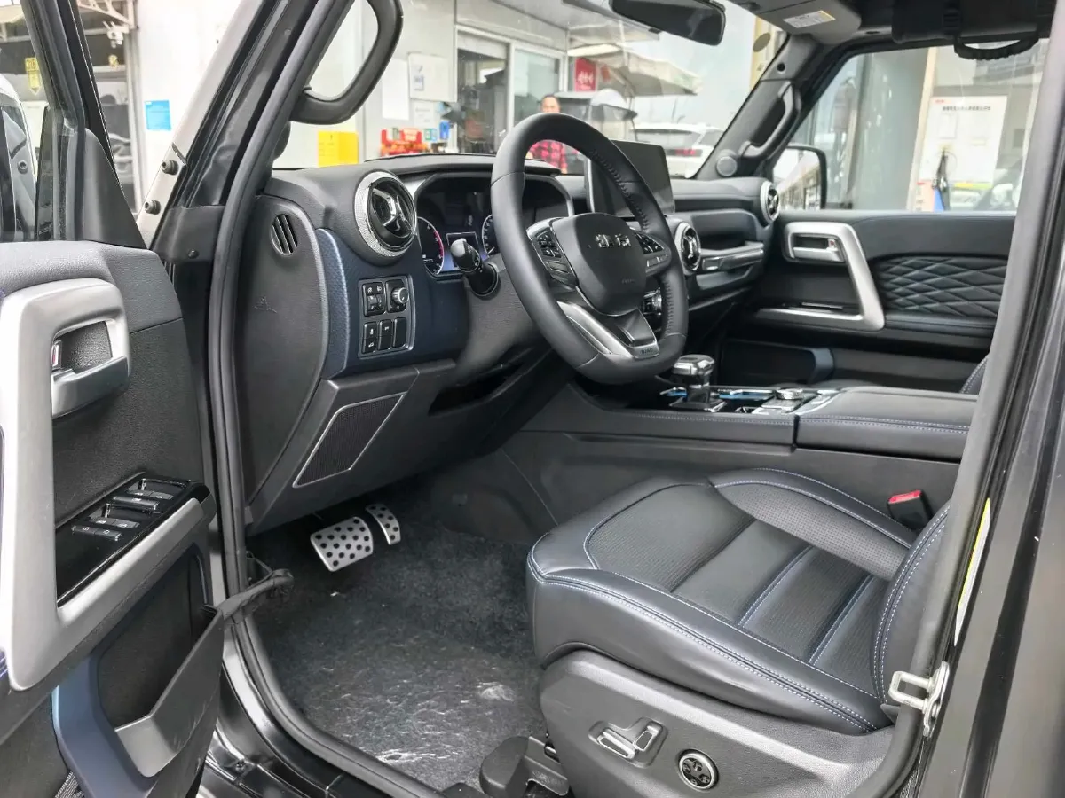 2024 Beijing BJ40 2.0T 163HP L4 8AT,autocango,china used car exporter,china ev exporter,chinese used car exporter,chinese used ev exporter