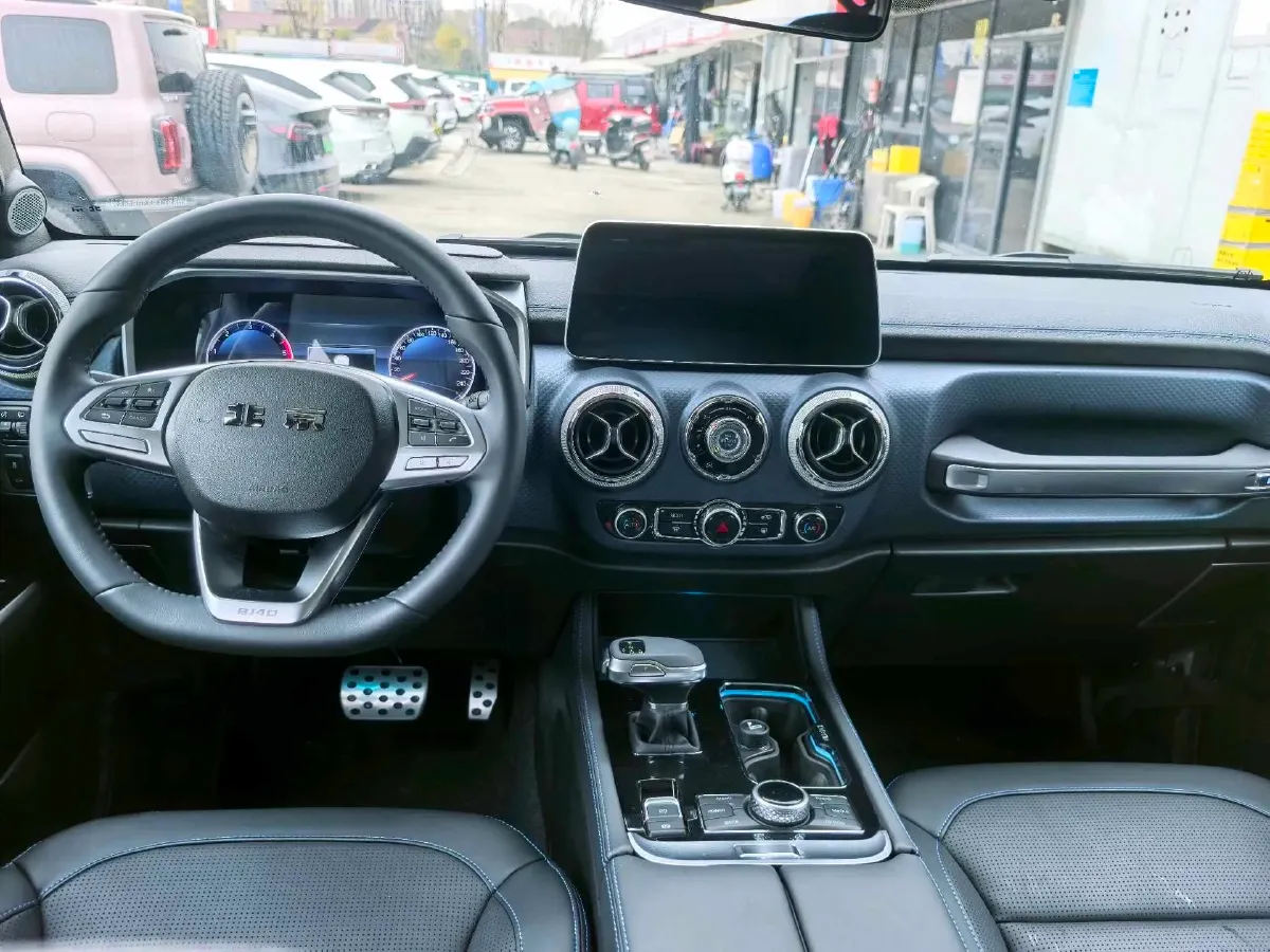 2024 Beijing BJ40 2.0T 163HP L4 8AT,autocango,china used car exporter,china ev exporter,chinese used car exporter,chinese used ev exporter