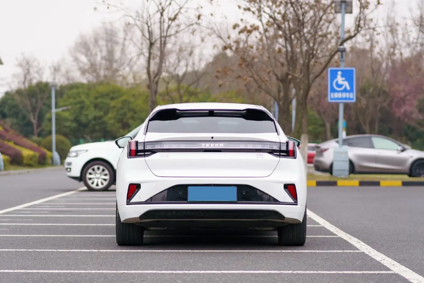 2025 Zeekr 001 BEV 100KWH,autocango,china used car exporter,china ev exporter,chinese used car exporter,chinese used ev exporter