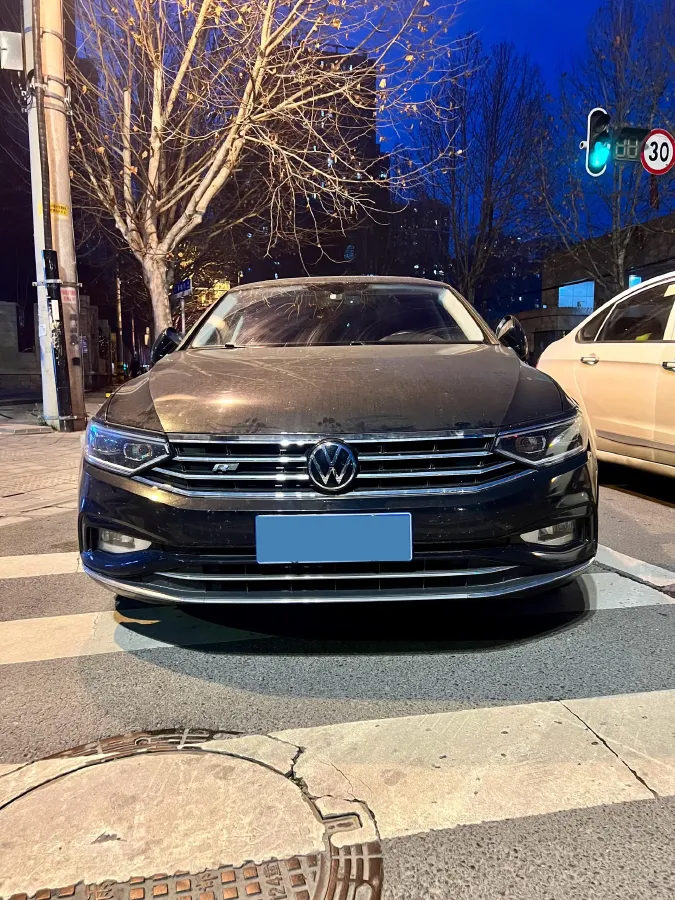 2021 Volkswagen Magotan 2.0T 186HP L4 7DCT,autocango,china used car exporter,china ev exporter,chinese used car exporter,chinese used ev exporter