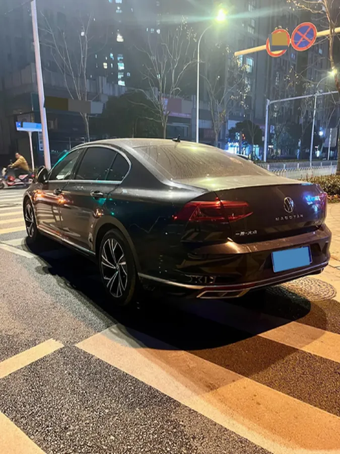 2021 Volkswagen Magotan 2.0T 186HP L4 7DCT,autocango,china used car exporter,china ev exporter,chinese used car exporter,chinese used ev exporter
