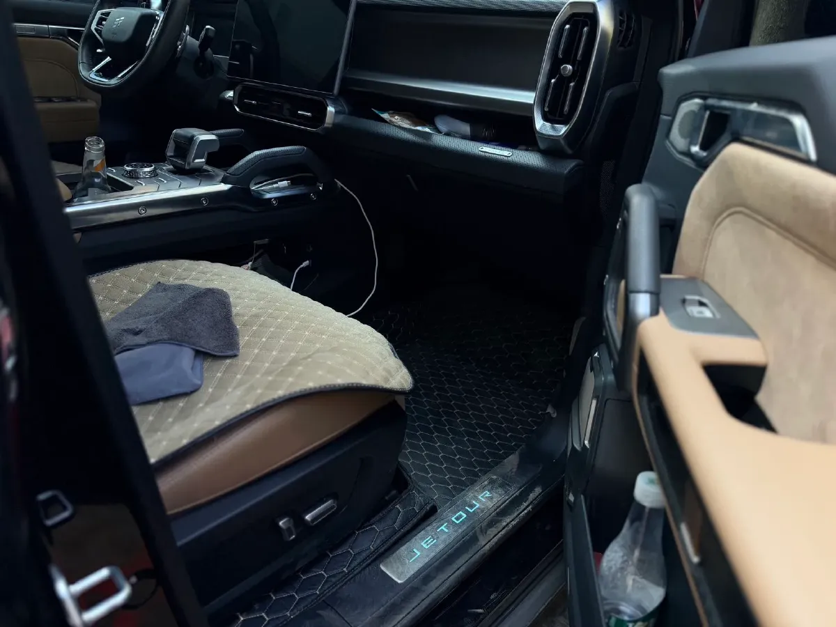 2023 Jetour Traveller 2.0T 254HP L4 7DCT,autocango,china used car exporter,china ev exporter,chinese used car exporter,chinese used ev exporter