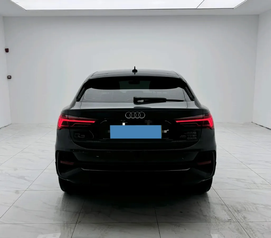 2022 Audi Q3 2.0T 220HP L4 7DCT,autocango,china used car exporter,china ev exporter,chinese used car exporter,chinese used ev exporter