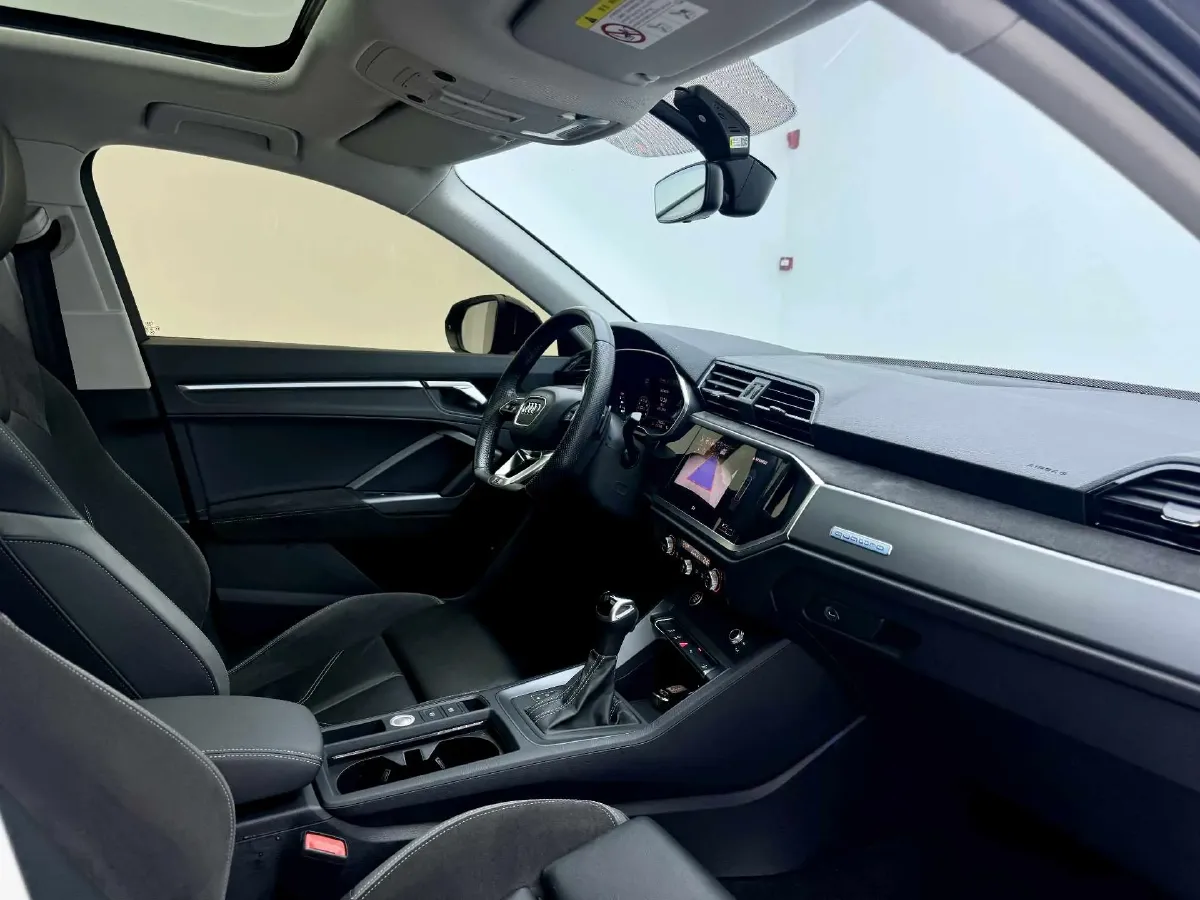 2022 Audi Q3 2.0T 220HP L4 7DCT,autocango,china used car exporter,china ev exporter,chinese used car exporter,chinese used ev exporter