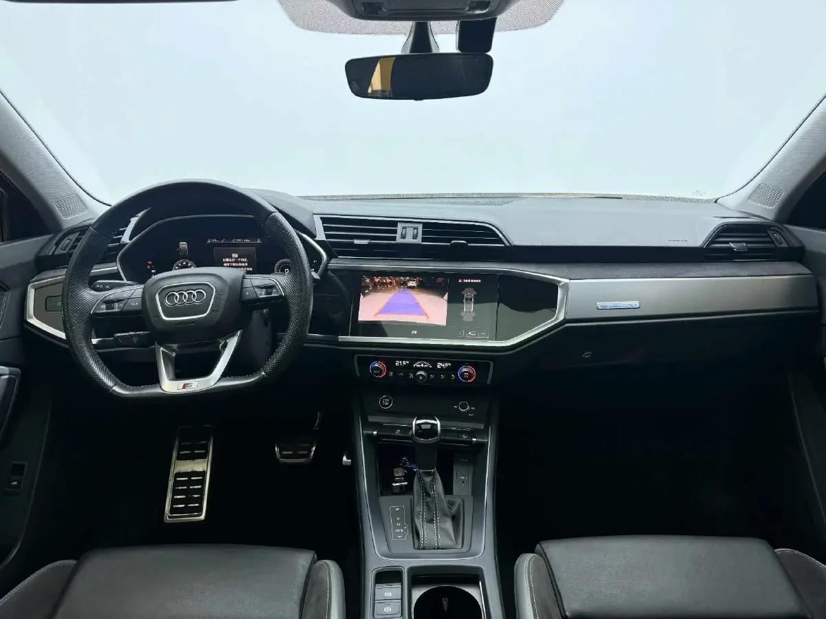 2022 Audi Q3 2.0T 220HP L4 7DCT,autocango,china used car exporter,china ev exporter,chinese used car exporter,chinese used ev exporter
