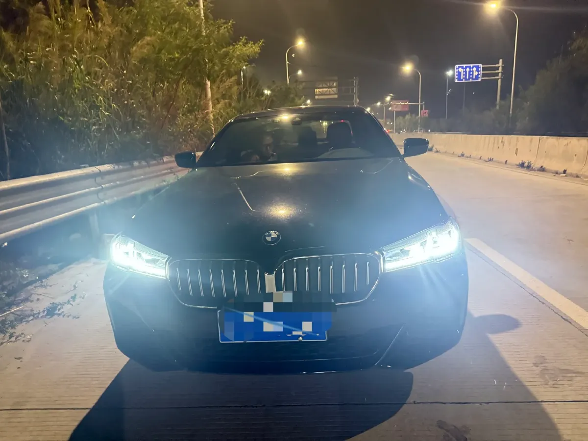 2023 BMW 5 Series 2.0T 245HP L4 8AT,autocango,china used car exporter,china ev exporter,chinese used car exporter,chinese used ev exporter