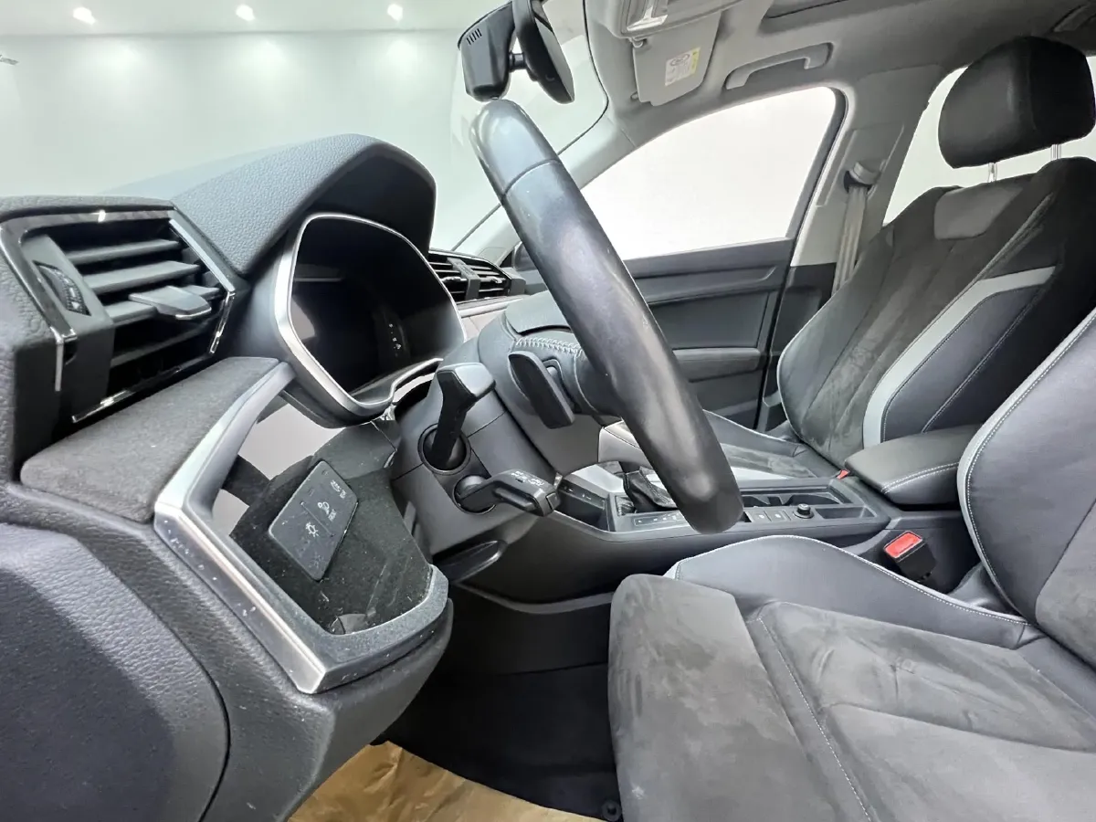 2022 Audi Q3 1.4T 150HP L4 7DCT,autocango,china used car exporter,china ev exporter,chinese used car exporter,chinese used ev exporter