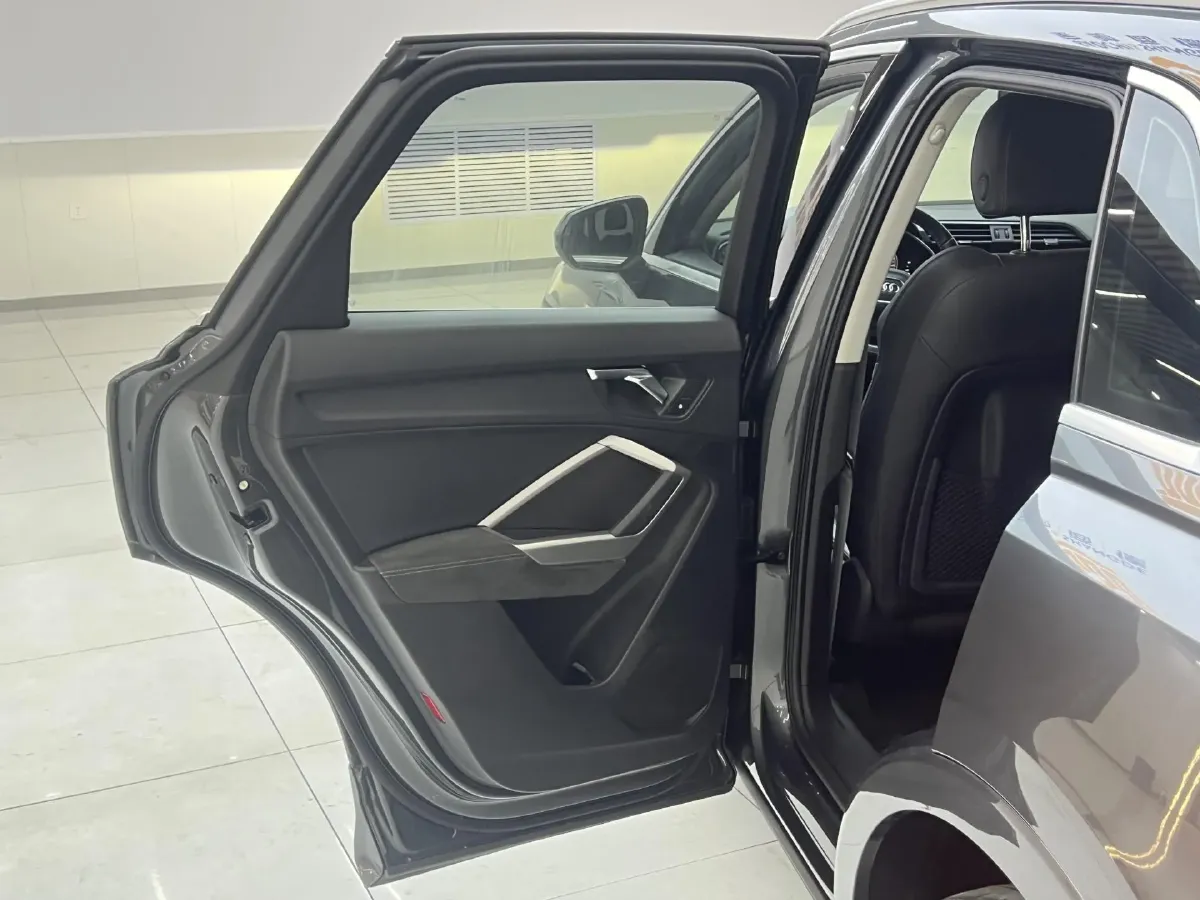 2022 Audi Q3 1.4T 150HP L4 7DCT,autocango,china used car exporter,china ev exporter,chinese used car exporter,chinese used ev exporter