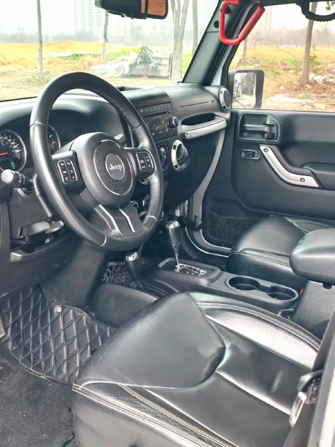 2017 Jeep Wrangler 3.0L 234HP V6 5AT,autocango,china used car exporter,china ev exporter,chinese used car exporter,chinese used ev exporter