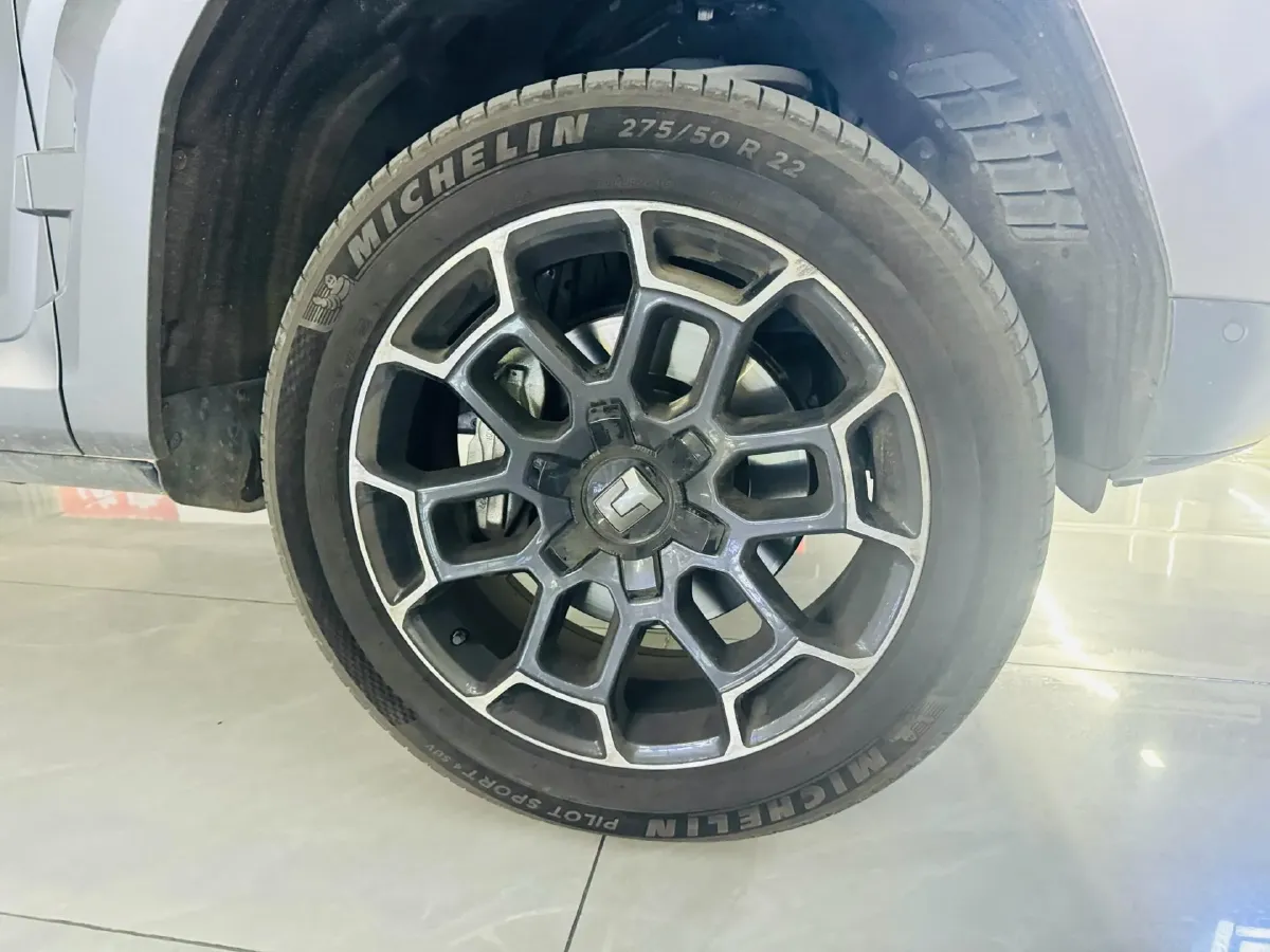 2024 Tank 700 3.0T 360HP V6 9AT PHEV 37.1KWH,autocango,china used car exporter,china ev exporter,chinese used car exporter,chinese used ev exporter