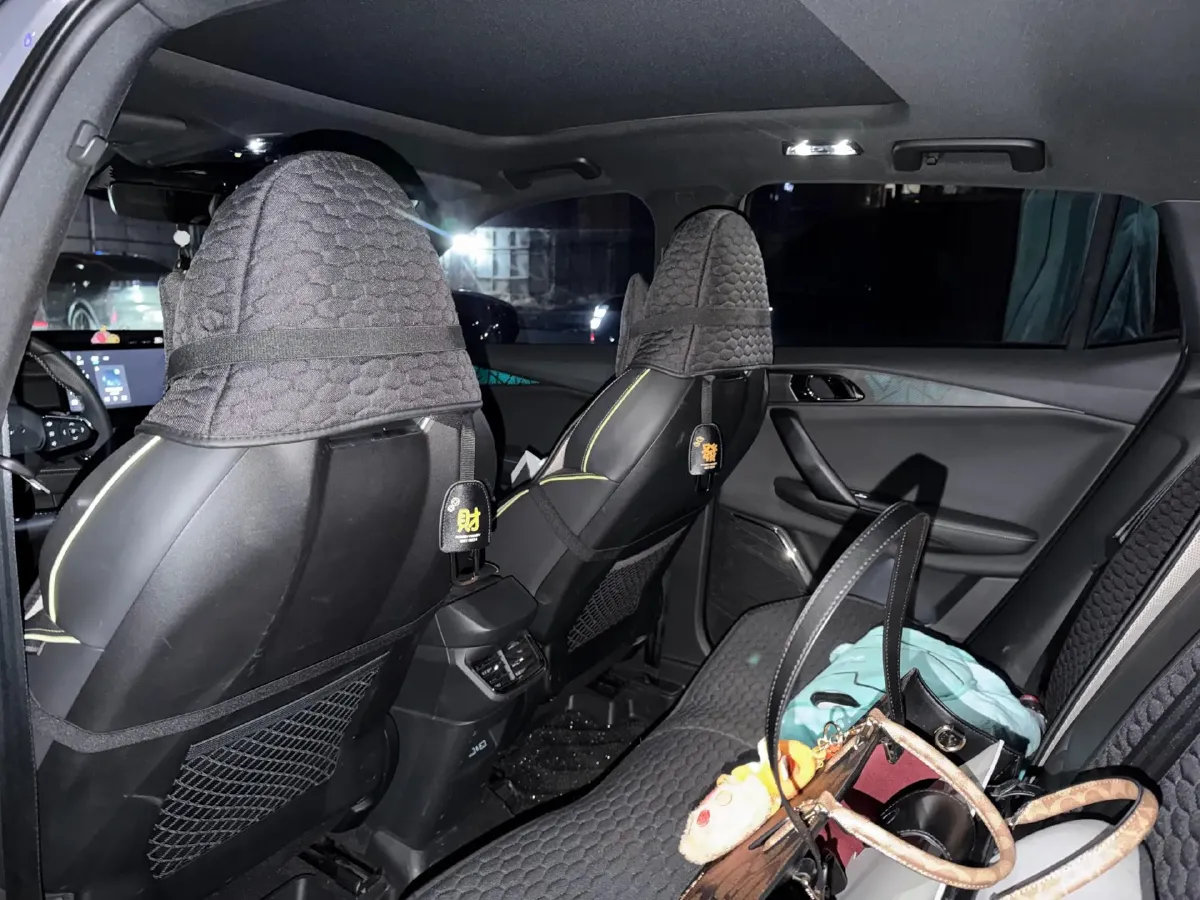 2023 LYNK&CO 06 1.5T 181HP L4 7DCT,autocango,china used car exporter,china ev exporter,chinese used car exporter,chinese used ev exporter