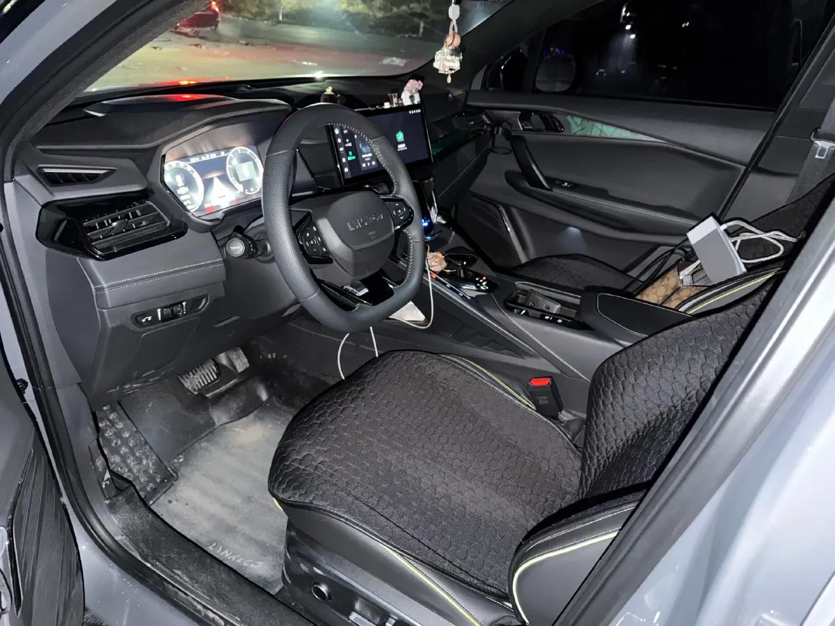 2023 LYNK&CO 06 1.5T 181HP L4 7DCT,autocango,china used car exporter,china ev exporter,chinese used car exporter,chinese used ev exporter