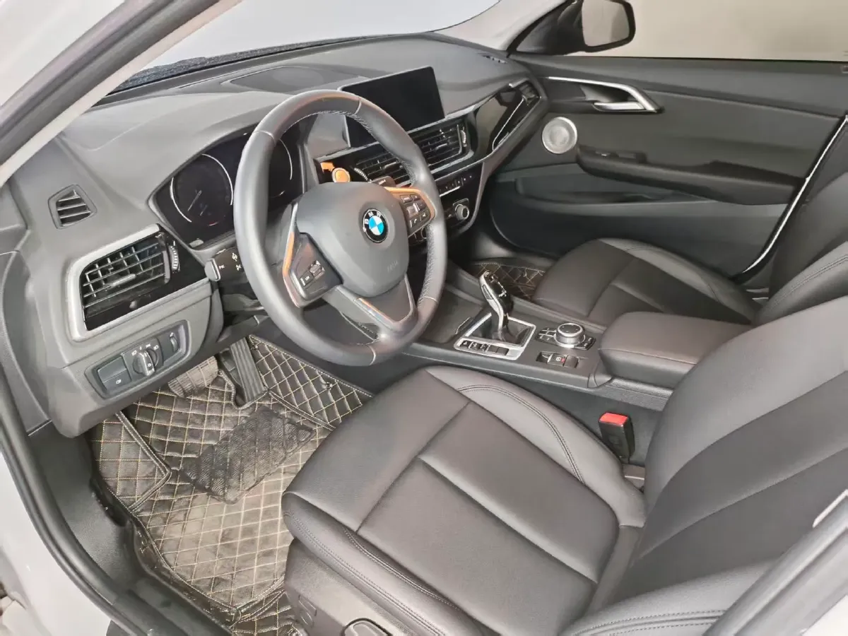 2021 BMW 1 Series 1.5T 140HP L3 7DCT,autocango,china used car exporter,china ev exporter,chinese used car exporter,chinese used ev exporter