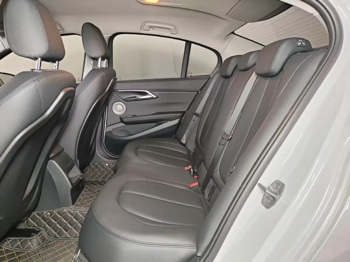 2021 BMW 1 Series 1.5T 140HP L3 7DCT,autocango,china used car exporter,china ev exporter,chinese used car exporter,chinese used ev exporter