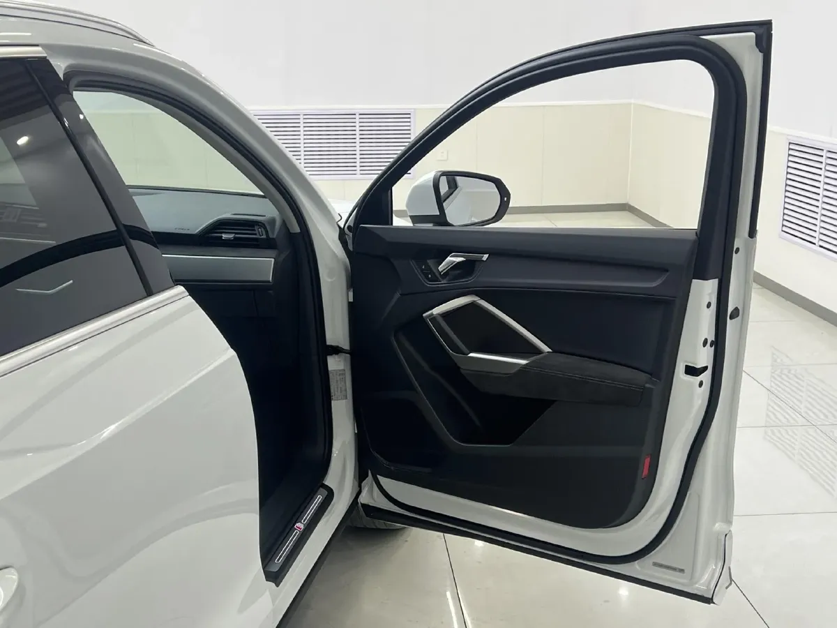 2021 Audi Q3 1.4T 150HP L4 7DCT,autocango,china used car exporter,china ev exporter,chinese used car exporter,chinese used ev exporter