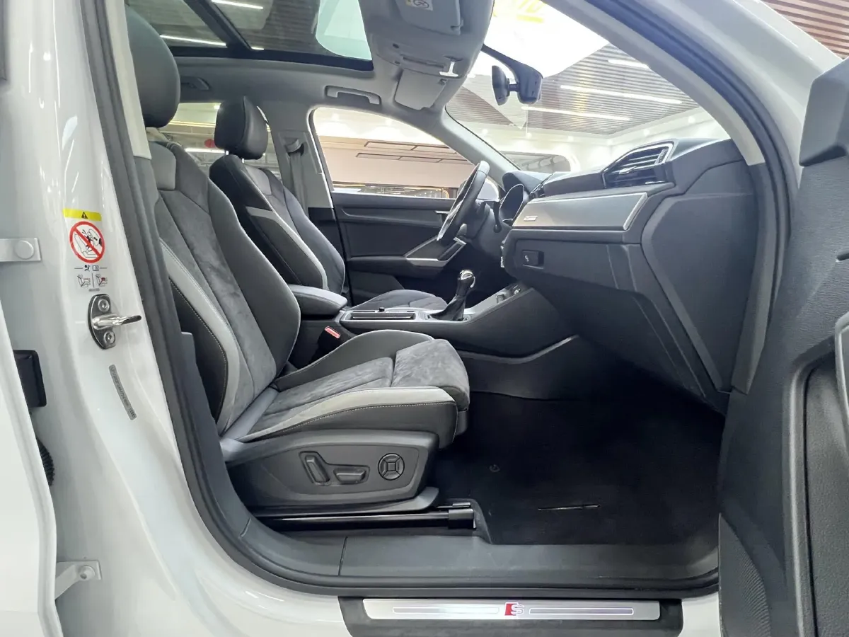 2021 Audi Q3 1.4T 150HP L4 7DCT,autocango,china used car exporter,china ev exporter,chinese used car exporter,chinese used ev exporter