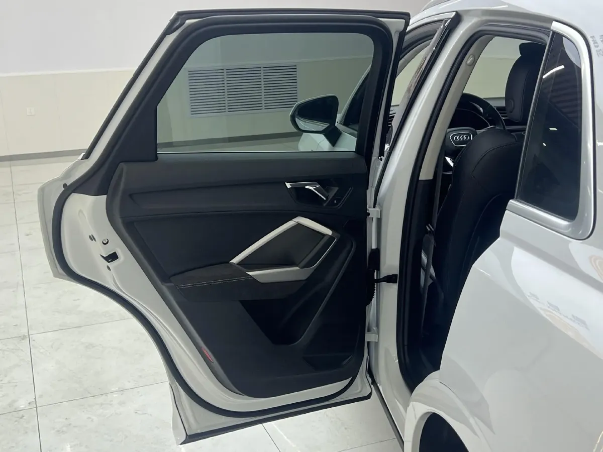 2021 Audi Q3 1.4T 150HP L4 7DCT,autocango,china used car exporter,china ev exporter,chinese used car exporter,chinese used ev exporter