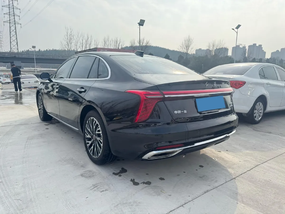 2025 HongQi H5 2.0T 224HP L4 8AT,autocango,china used car exporter,china ev exporter,chinese used car exporter,chinese used ev exporter