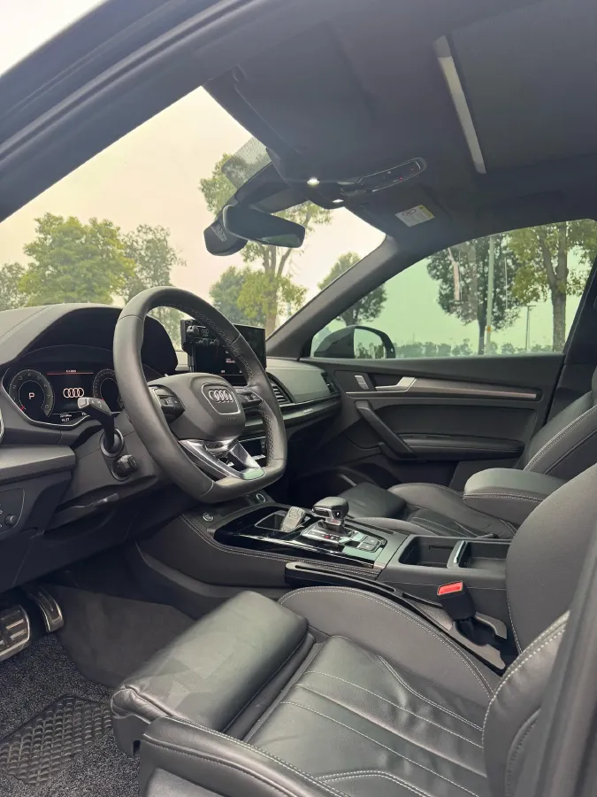 2024 Audi Q5L 2.0T 245HP L4 7DCT,autocango,china used car exporter,china ev exporter,chinese used car exporter,chinese used ev exporter