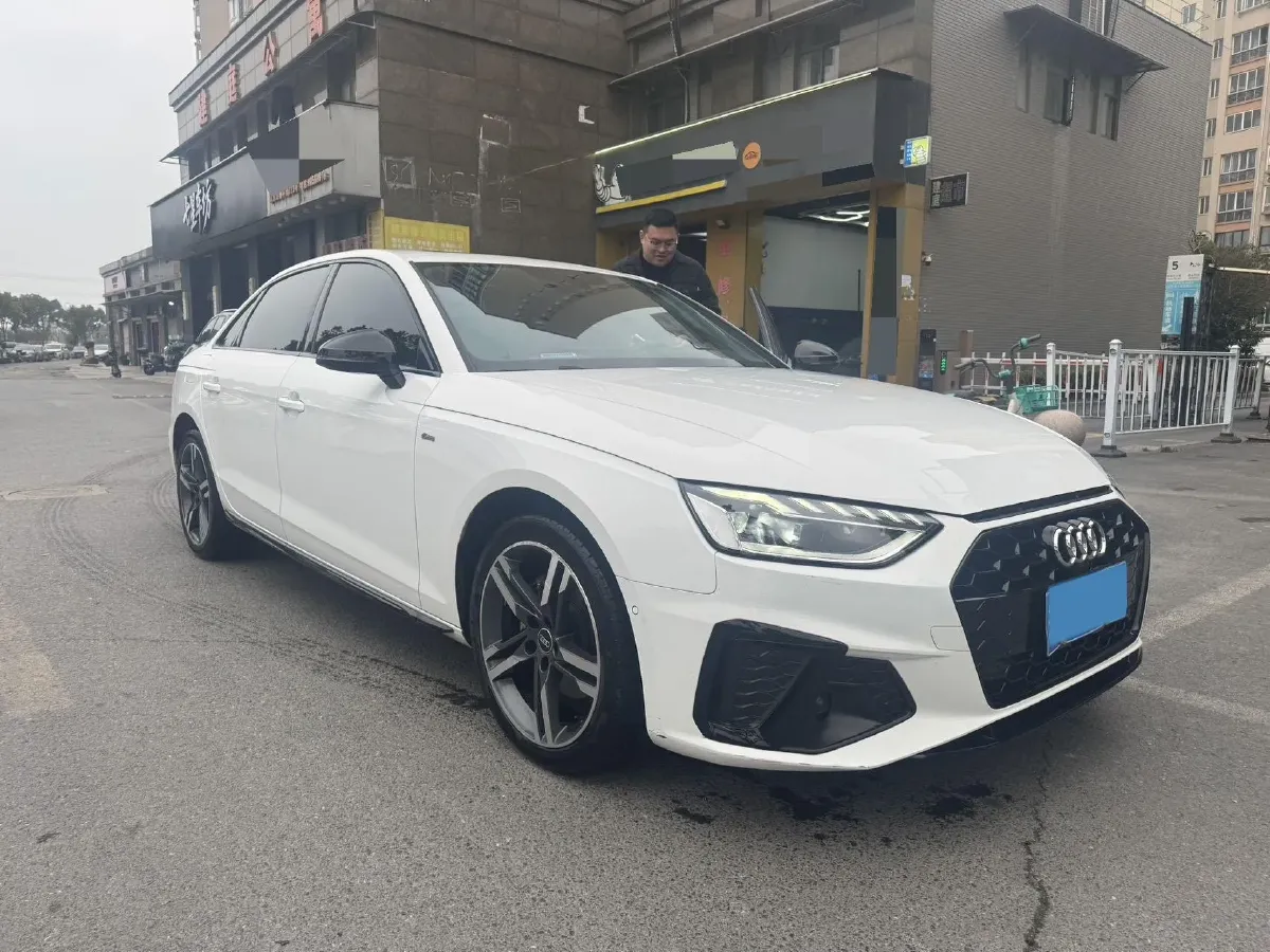 2022 Audi A4L 2.0T 190HP L4 7DCT,autocango,china used car exporter,china ev exporter,chinese used car exporter,chinese used ev exporter