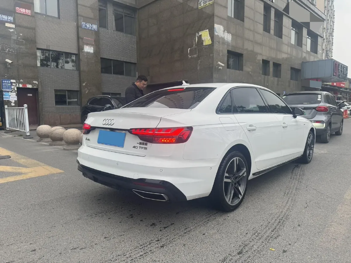 2022 Audi A4L 2.0T 190HP L4 7DCT,autocango,china used car exporter,china ev exporter,chinese used car exporter,chinese used ev exporter
