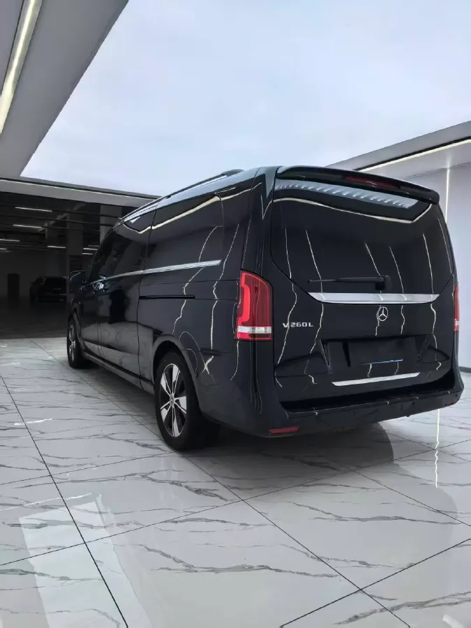 2021 Mercedes-Benz V Class 2.0T 211HP L4 9AT,autocango,china used car exporter,china ev exporter,chinese used car exporter,chinese used ev exporter