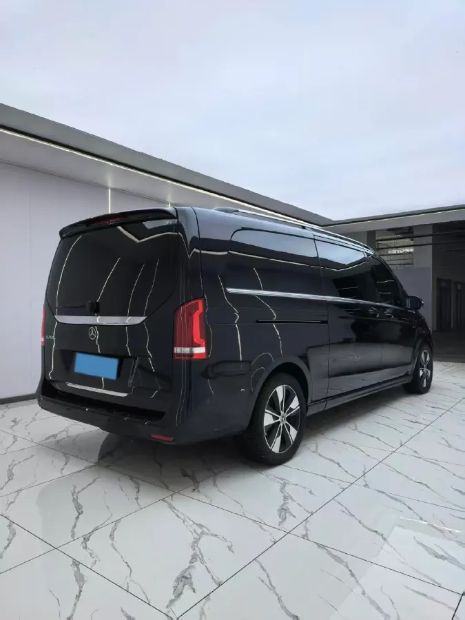 2021 Mercedes-Benz V Class 2.0T 211HP L4 9AT,autocango,china used car exporter,china ev exporter,chinese used car exporter,chinese used ev exporter