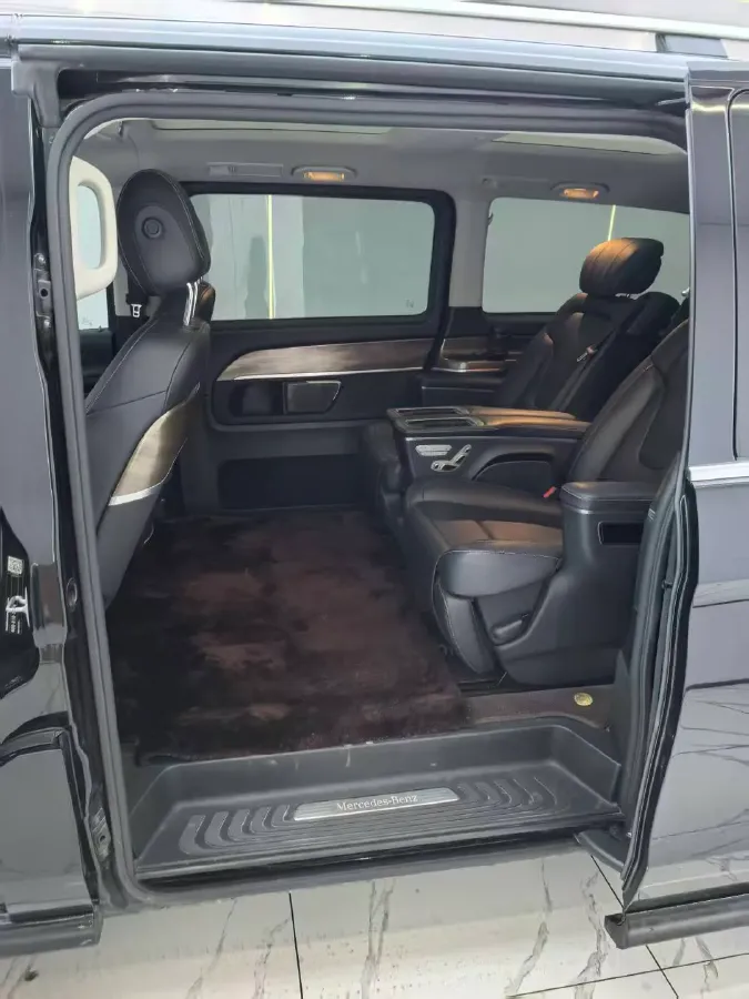 2021 Mercedes-Benz V Class 2.0T 211HP L4 9AT,autocango,china used car exporter,china ev exporter,chinese used car exporter,chinese used ev exporter