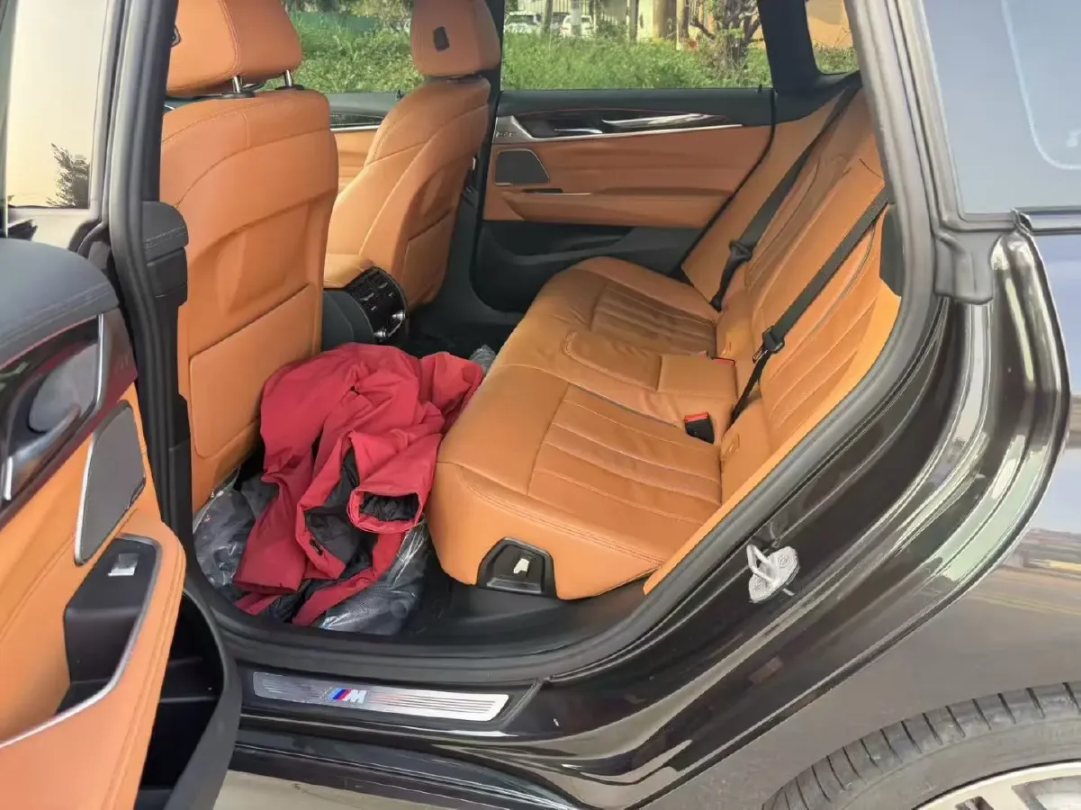 2022 BMW 6 Series GT 2.0T 245HP L4 8AT,autocango,china used car exporter,china ev exporter,chinese used car exporter,chinese used ev exporter
