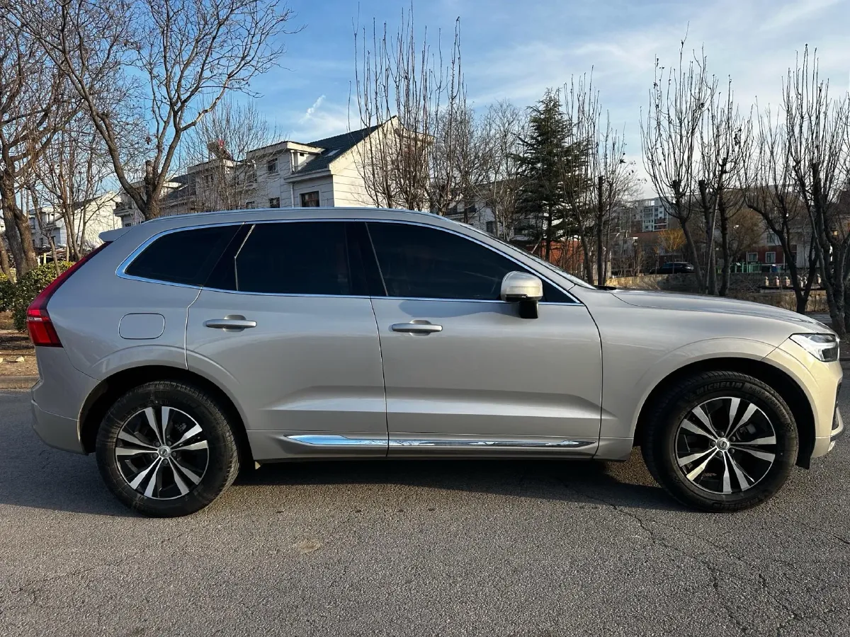 2023 Volvo XC60 2.0T 250HP L4 8AT,autocango,china used car exporter,china ev exporter,chinese used car exporter,chinese used ev exporter