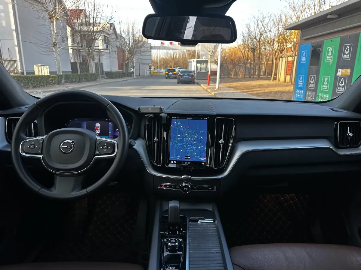 2023 Volvo XC60 2.0T 250HP L4 8AT,autocango,china used car exporter,china ev exporter,chinese used car exporter,chinese used ev exporter