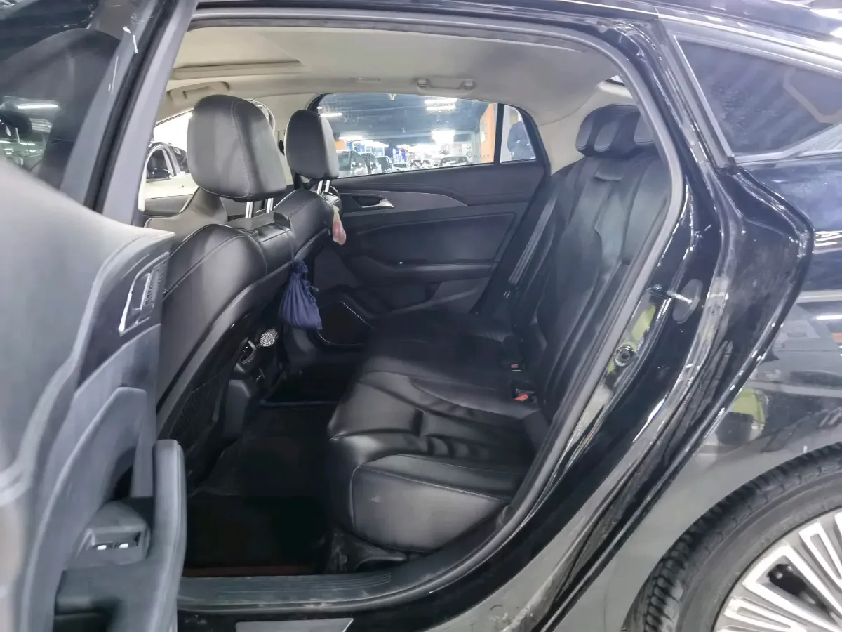 2020 HongQi H5 1.8T 197HP L4 6AT,autocango,china used car exporter,china ev exporter,chinese used car exporter,chinese used ev exporter