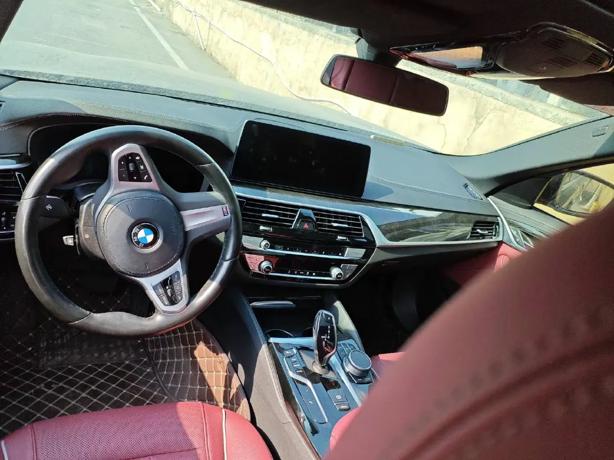 2022 BMW 5 Series 2.0T 184HP L4 8AT,autocango,china used car exporter,china ev exporter,chinese used car exporter,chinese used ev exporter