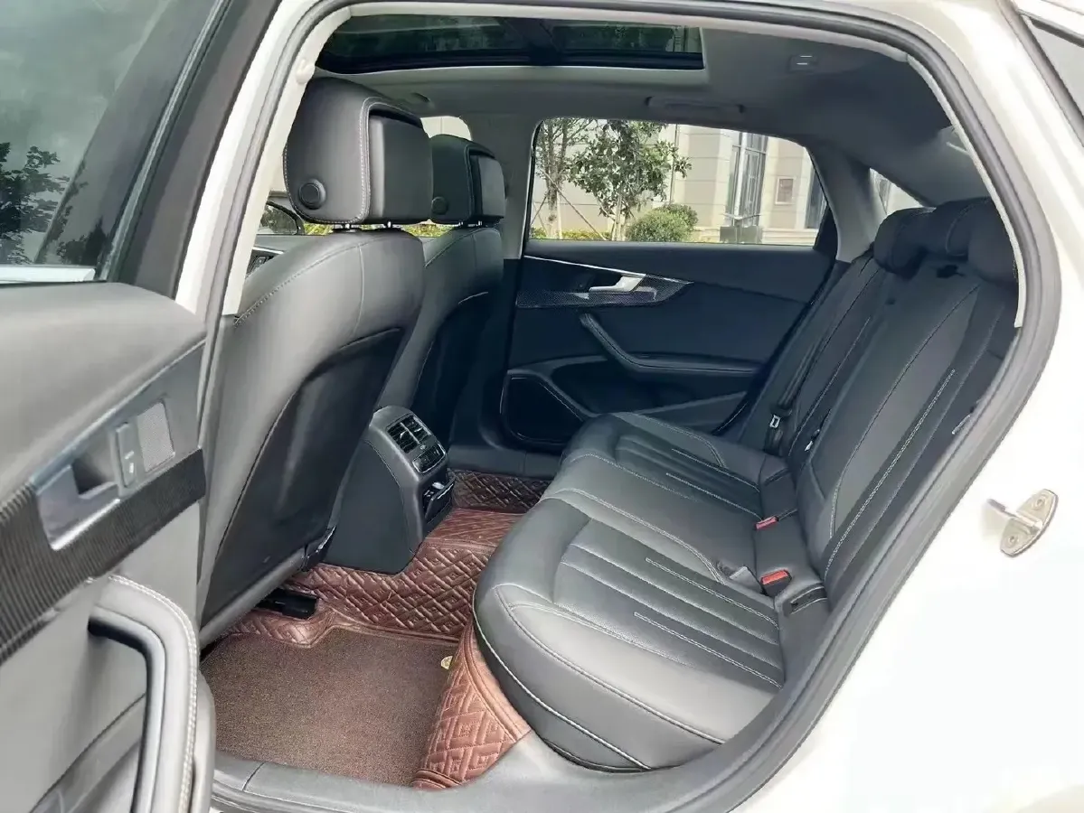 2020 Audi A4L 2.0T 190HP L4 7DCT,autocango,china used car exporter,china ev exporter,chinese used car exporter,chinese used ev exporter