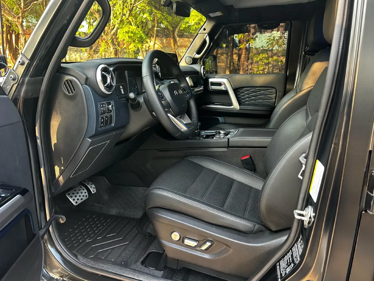 2024 Beijing BJ40 2.0T 163HP L4 8AT,autocango,china used car exporter,china ev exporter,chinese used car exporter,chinese used ev exporter