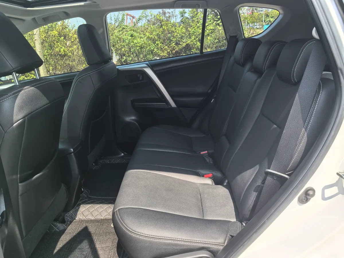 2019 Toyota RAV4 2.0L 151HP L4 CVT,autocango,china used car exporter,china ev exporter,chinese used car exporter,chinese used ev exporter