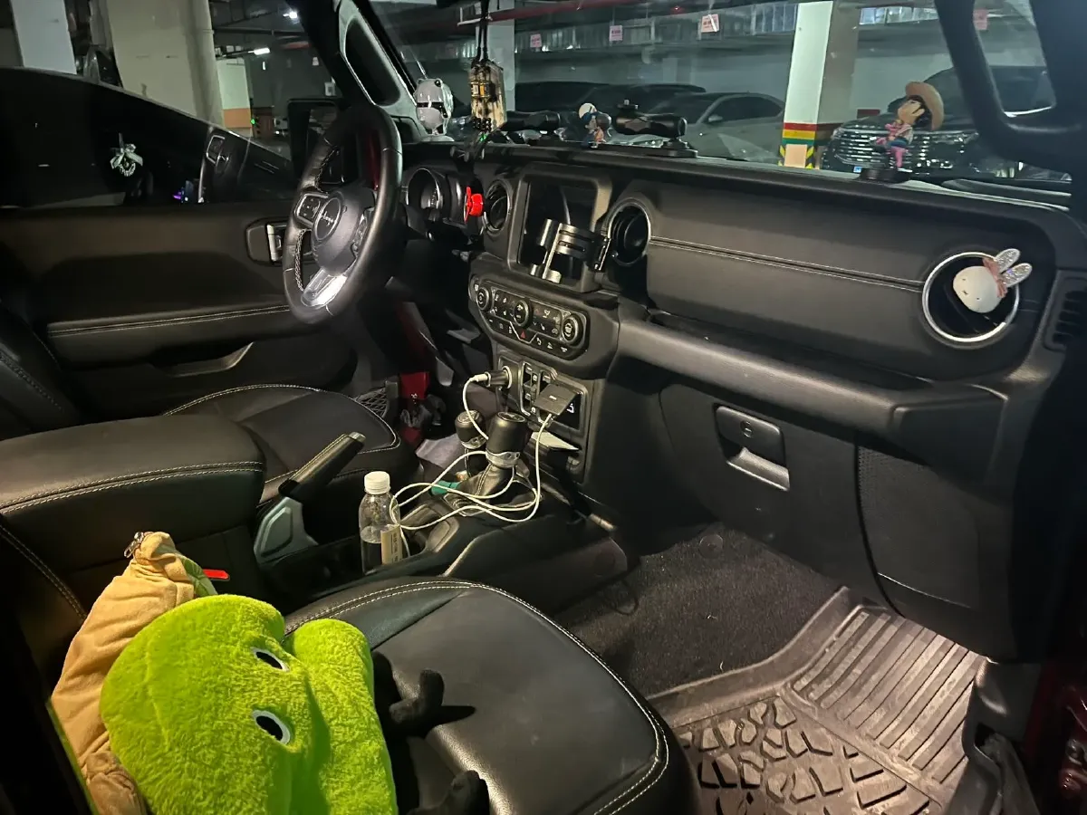 2021 Jeep Wrangler 2.0T 266HP L4 8AT PHEV 17KWH,autocango,china used car exporter,china ev exporter,chinese used car exporter,chinese used ev exporter