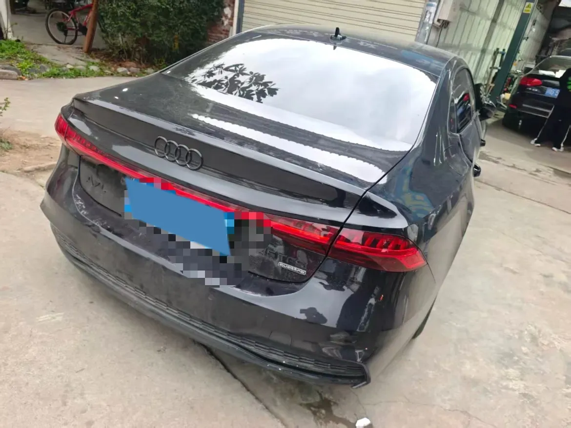 2024 Audi A7L 2.0T 245HP L4 7DCT,autocango,china used car exporter,china ev exporter,chinese used car exporter,chinese used ev exporter
