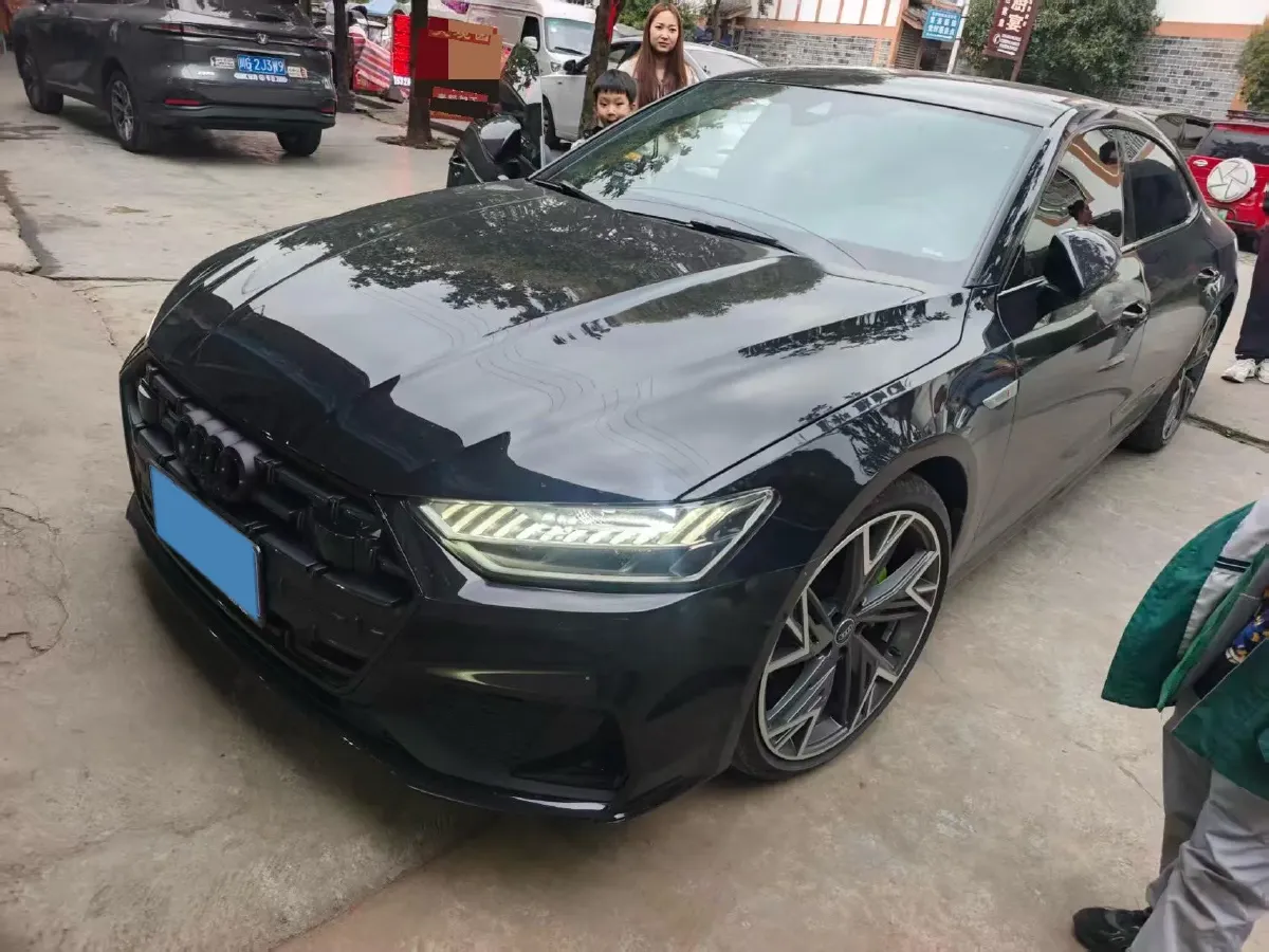 2024 Audi A7L 2.0T 245HP L4 7DCT,autocango,china used car exporter,china ev exporter,chinese used car exporter,chinese used ev exporter