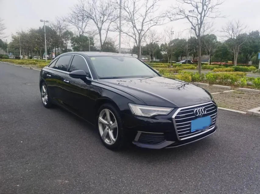 2021 Audi A6L 2.0T 224HP L4 7DCT,autocango,china used car exporter,china ev exporter,chinese used car exporter,chinese used ev exporter