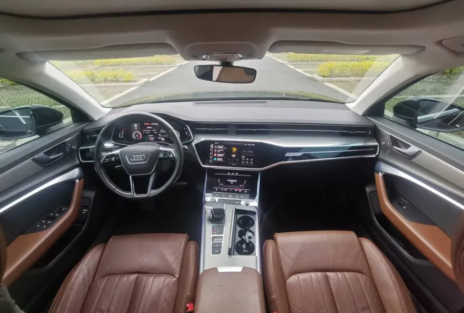 2021 Audi A6L 2.0T 224HP L4 7DCT,autocango,china used car exporter,china ev exporter,chinese used car exporter,chinese used ev exporter