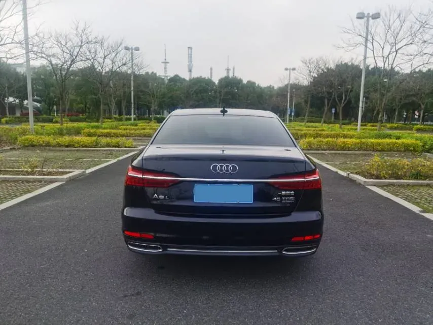 2021 Audi A6L 2.0T 224HP L4 7DCT,autocango,china used car exporter,china ev exporter,chinese used car exporter,chinese used ev exporter