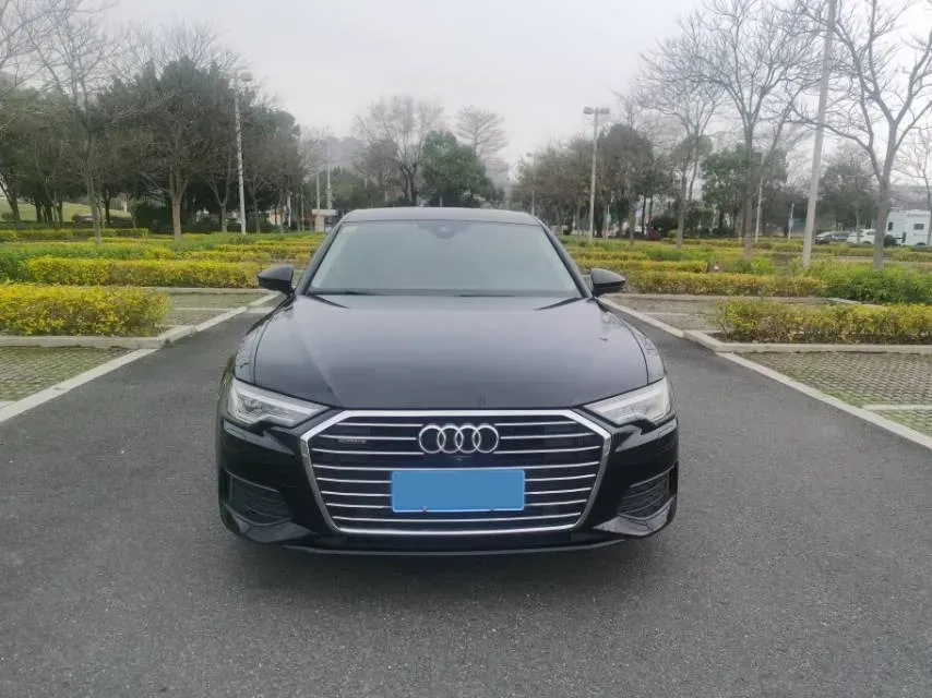 2021 Audi A6L 2.0T 224HP L4 7DCT,autocango,china used car exporter,china ev exporter,chinese used car exporter,chinese used ev exporter