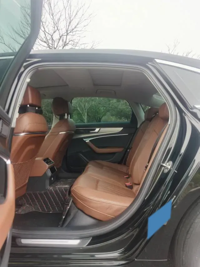 2021 Audi A6L 2.0T 224HP L4 7DCT,autocango,china used car exporter,china ev exporter,chinese used car exporter,chinese used ev exporter